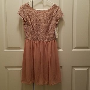 Size 7 blush/gray dress